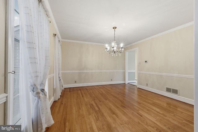 24 HAILEYS TRL, Newark, DE 19711