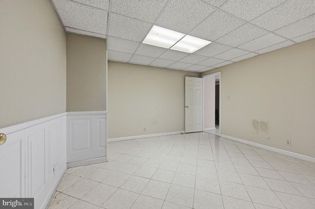 24 HAILEYS TRL, Newark, DE 19711