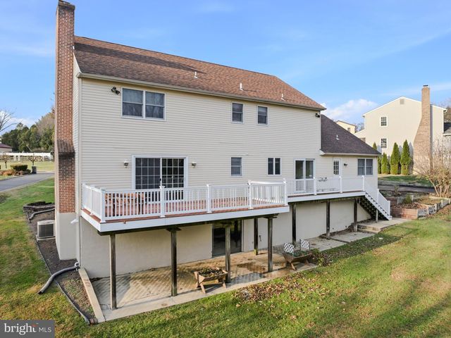 24 HAILEYS TRL, Newark, DE 19711