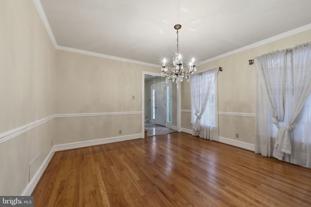 24 HAILEYS TRL, Newark, DE 19711