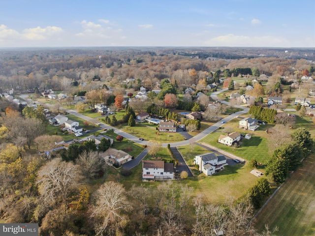 24 HAILEYS TRL, Newark, DE 19711