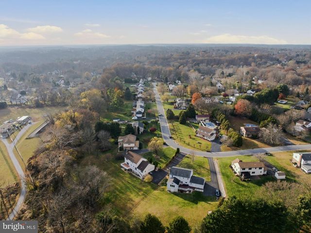 24 HAILEYS TRL, Newark, DE 19711