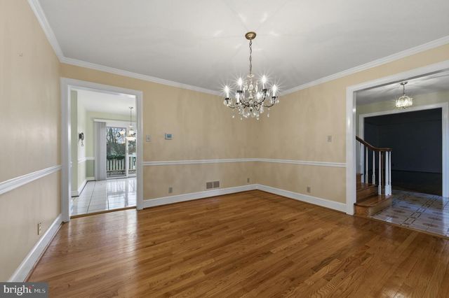 24 HAILEYS TRL, Newark, DE 19711