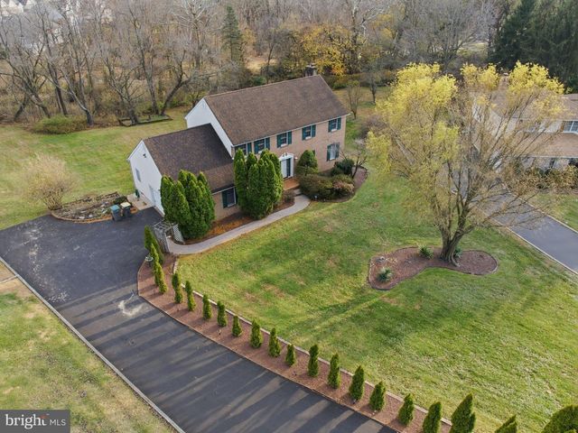 24 HAILEYS TRL, Newark, DE 19711