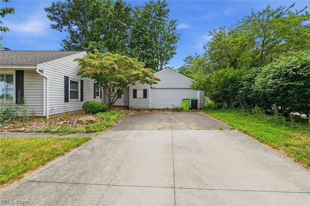 2200 Buena Vista Drive, Wickliffe, OH 44092