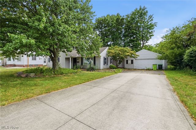 2200 Buena Vista Drive, Wickliffe, OH 44092