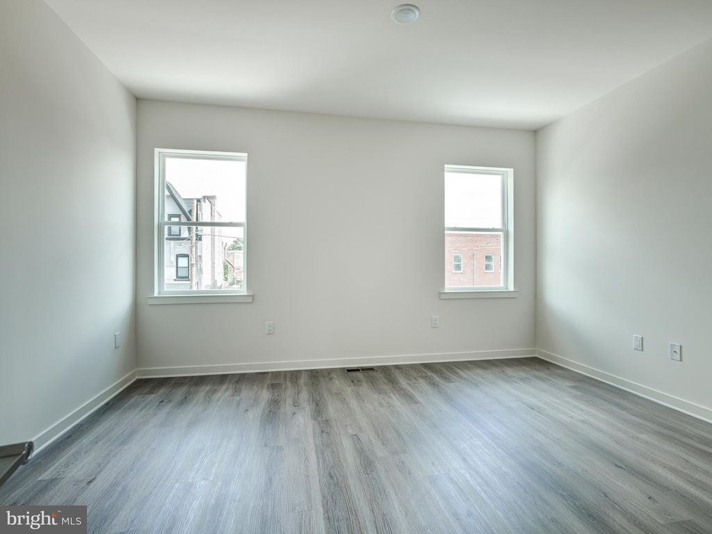 3132 CLIFFORD ST, Philadelphia, PA 19121