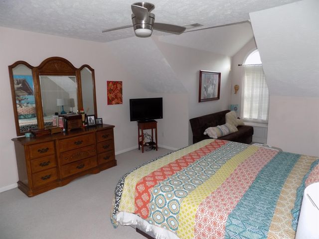 3044 Birdie Circle, Evansville, IN 47725
