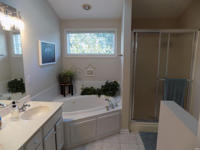 3044 Birdie Circle, Evansville, IN 47725