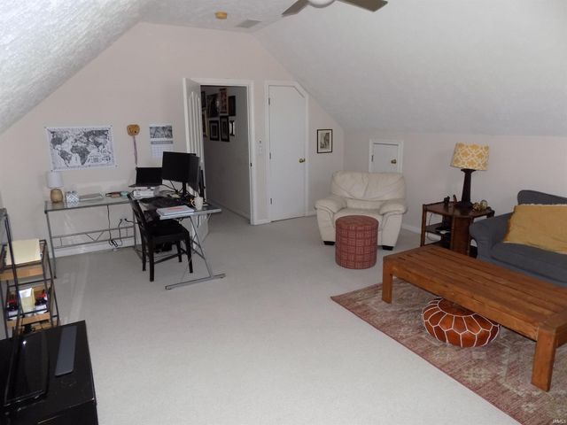 3044 Birdie Circle, Evansville, IN 47725