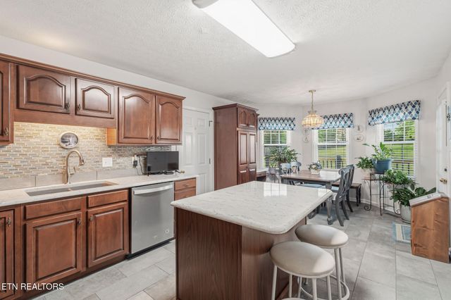 7030 Westerly Winds Rd, Knoxville, TN 37931
