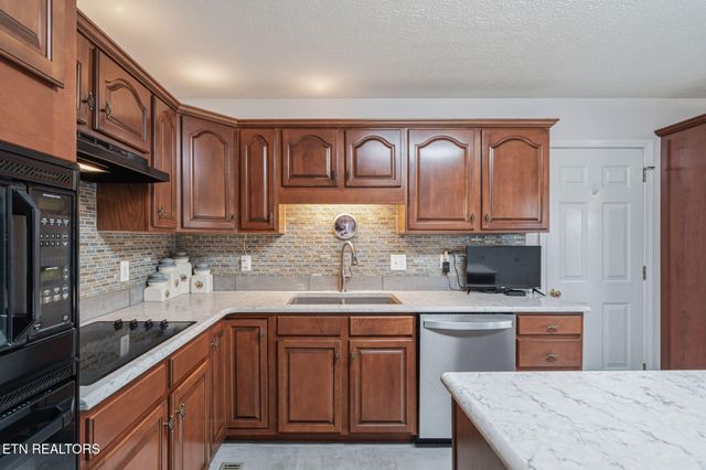 7030 Westerly Winds Rd, Knoxville, TN 37931