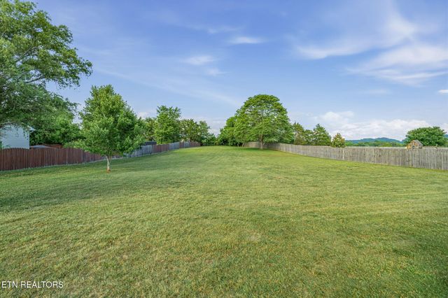 7030 Westerly Winds Rd, Knoxville, TN 37931