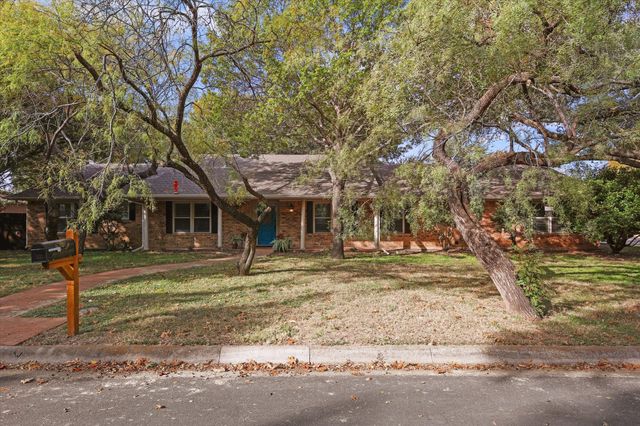 2100 Fairfax Road, Denton, TX 76205