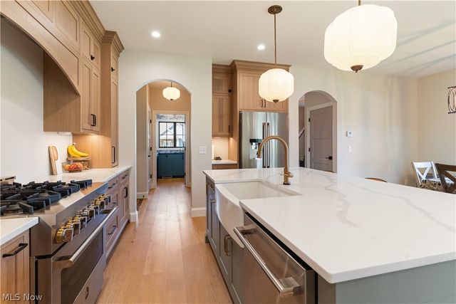 782 Radcliffe Pass, Columbiana, OH 44408