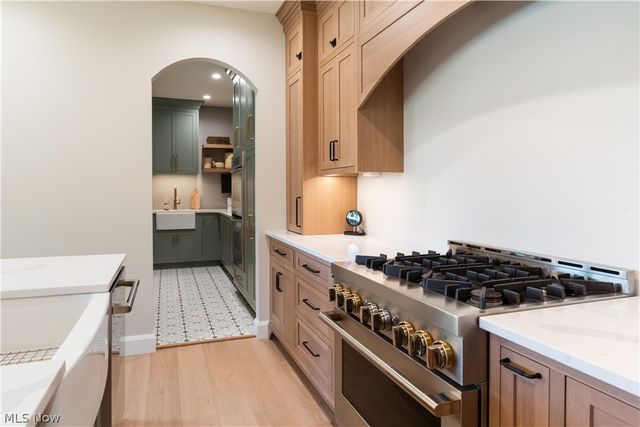 782 Radcliffe Pass, Columbiana, OH 44408