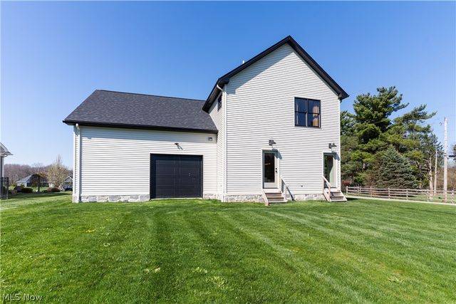 782 Radcliffe Pass, Columbiana, OH 44408
