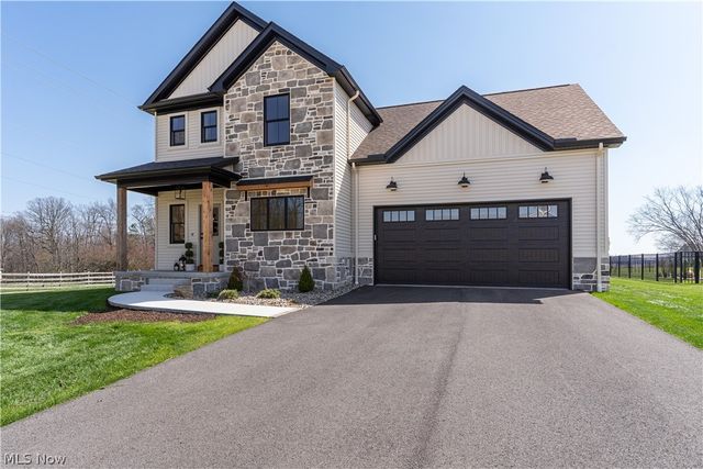 782 Radcliffe Pass, Columbiana, OH 44408