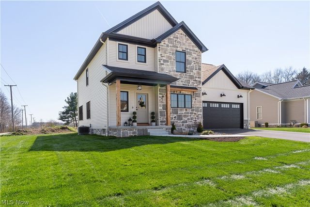 782 Radcliffe Pass, Columbiana, OH 44408