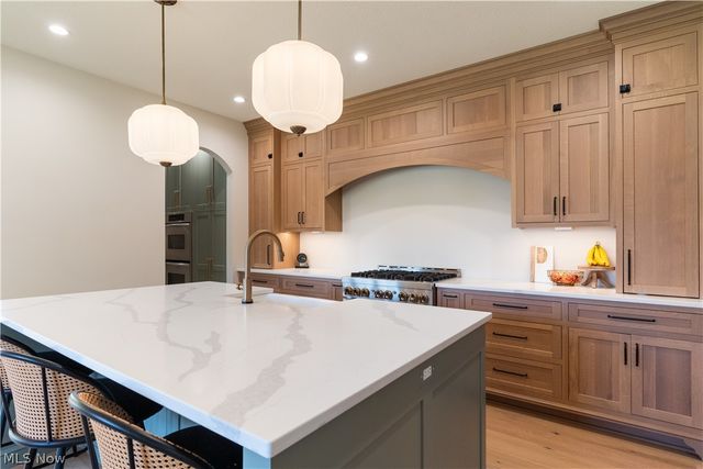 782 Radcliffe Pass, Columbiana, OH 44408