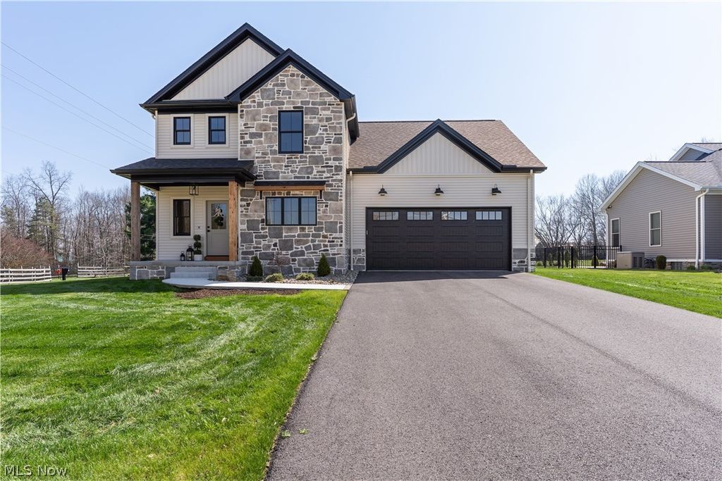 782 Radcliffe Pass, Columbiana, OH 44408