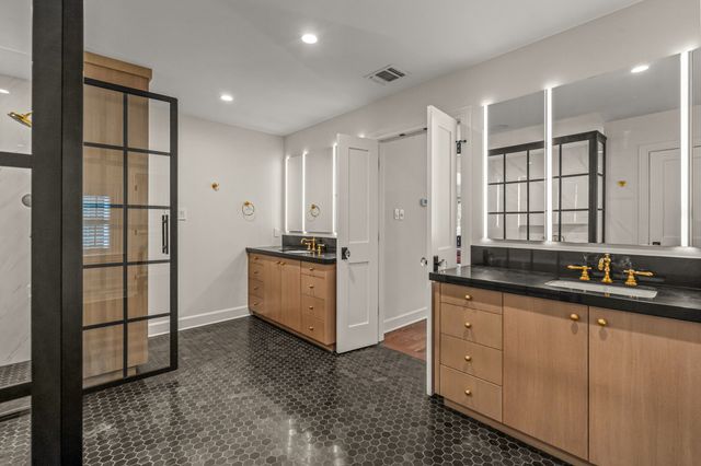 3913 Hamilton Avenue, Fort Worth, TX 76107