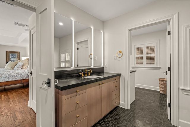 3913 Hamilton Avenue, Fort Worth, TX 76107