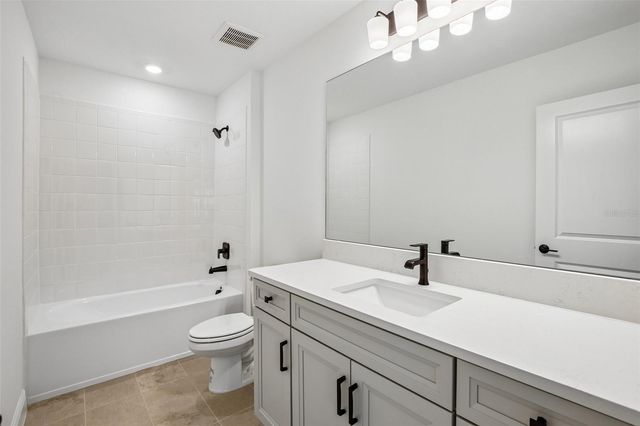8225 SEAFLOWER PARKWAY, Bradenton, FL 34210