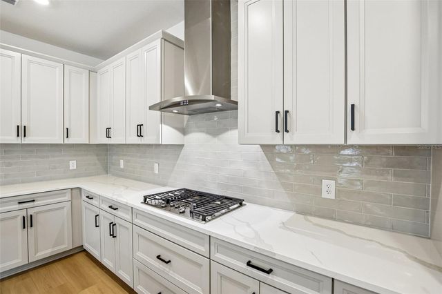 8225 SEAFLOWER PARKWAY, Bradenton, FL 34210