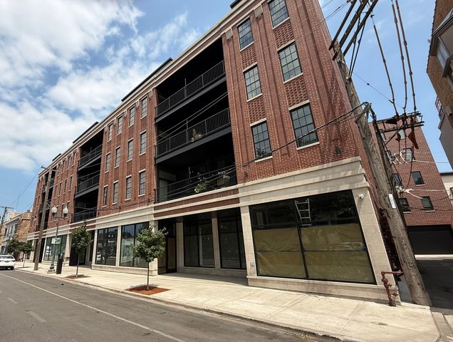 3915 N Damen Avenue, Chicago, IL 60613