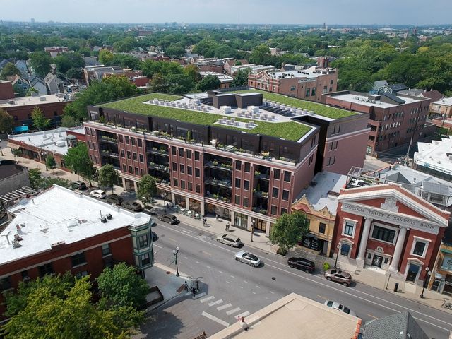 3915 N Damen Avenue, Chicago, IL 60613