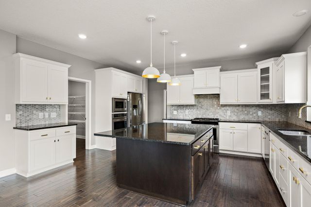 9856 7th Street N, Lake Elmo, MN 55042
