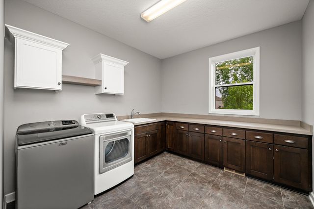 9856 7th Street N, Lake Elmo, MN 55042