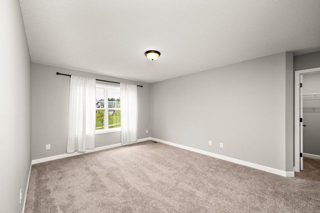 9856 7th Street N, Lake Elmo, MN 55042