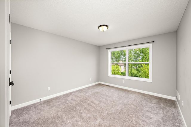 9856 7th Street N, Lake Elmo, MN 55042