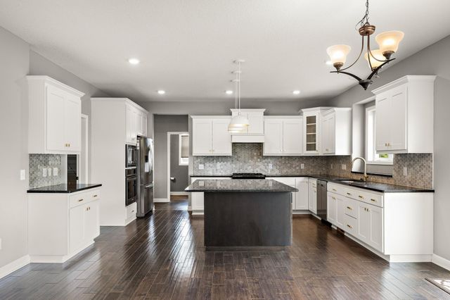 9856 7th Street N, Lake Elmo, MN 55042