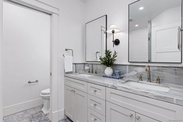 747 Orange Ave 301, Coronado, CA 92118