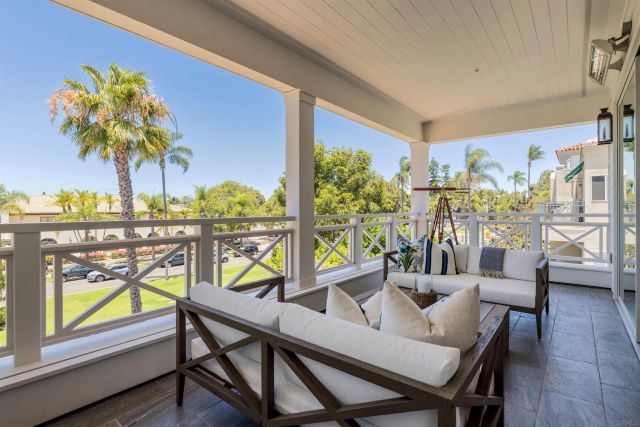 747 Orange Ave 301, Coronado, CA 92118