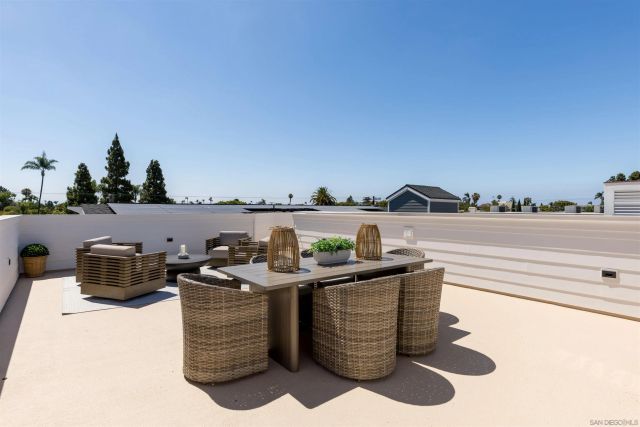 747 Orange Ave 301, Coronado, CA 92118