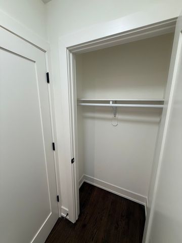 541 W OAKDALE Avenue 513, Chicago, IL 60613