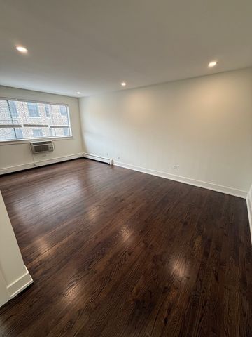 541 W OAKDALE Avenue 513, Chicago, IL 60613