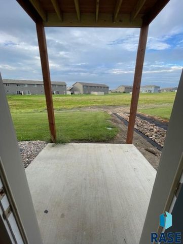 9308 W 32nd St Street 9, Sioux Falls, SD 57106