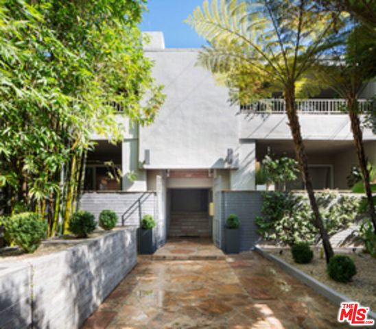 8911 Cynthia Street 10, West Hollywood, CA 90069