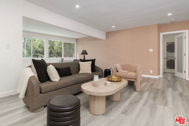 8911 Cynthia Street 10, West Hollywood, CA 90069