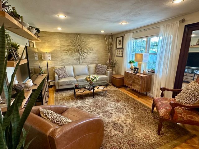 31 Pond Street 23, Waltham, MA 02451