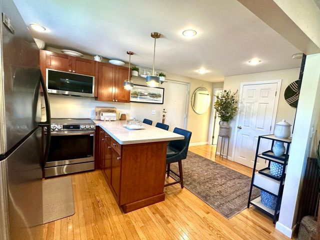 31 Pond Street 23, Waltham, MA 02451
