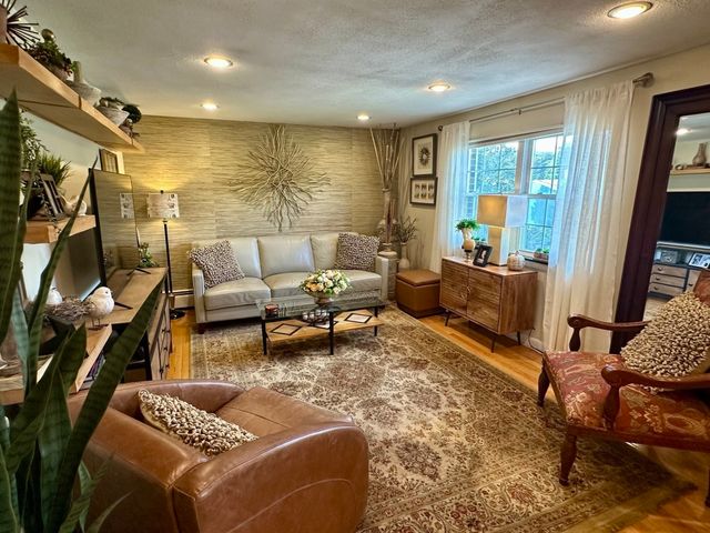 31 Pond Street 23, Waltham, MA 02451
