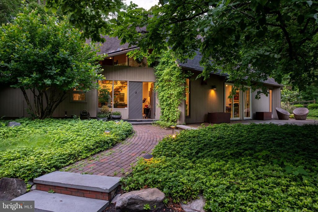2033 AQUETONG, New Hope, PA 18938