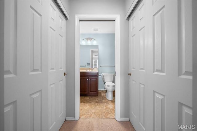 1034 Big Bend Crossing Drive, Manchester, MO 63088