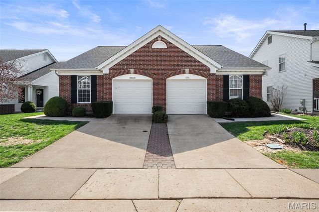 1034 Big Bend Crossing Drive, Manchester, MO 63088